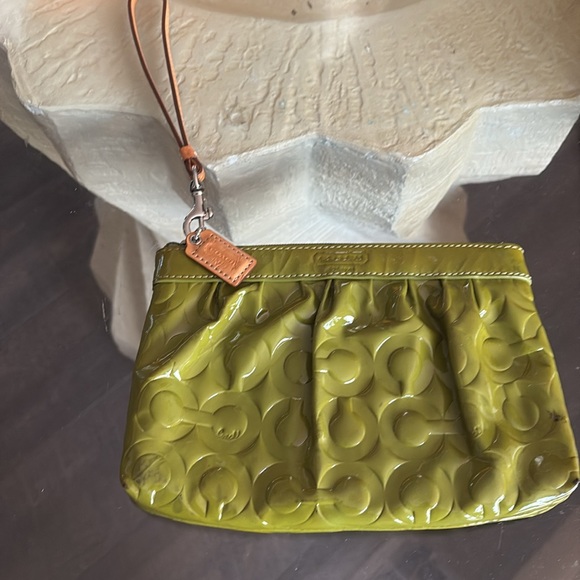 Coach olive green wristlet used. smoke free home - Picture 2 of 3